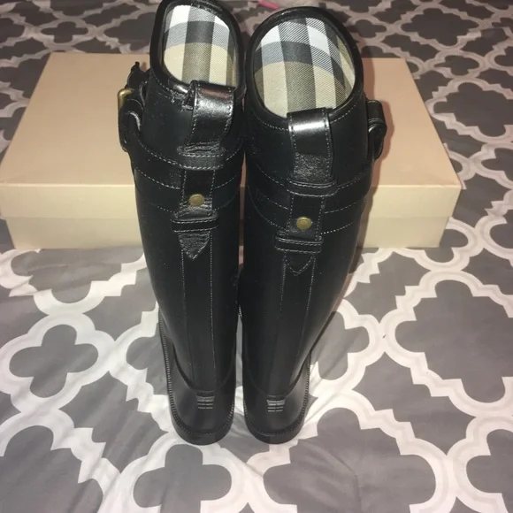 Burberry Equestrian-Style Tall Rain Boots – Black – Size 7 (EUC) No Box** - Picture 4 of 7